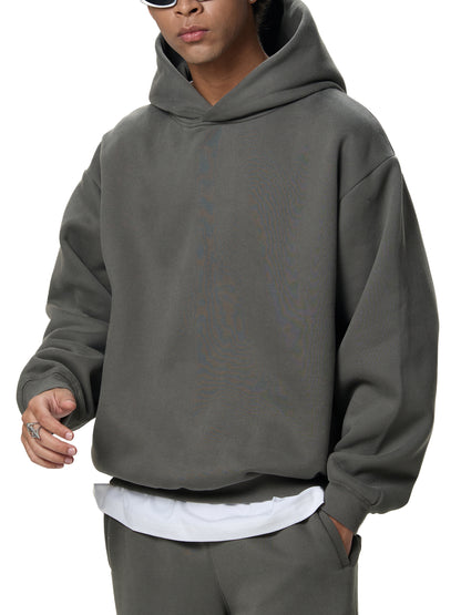 Hoodie with "Earn the look" print on the sleeves